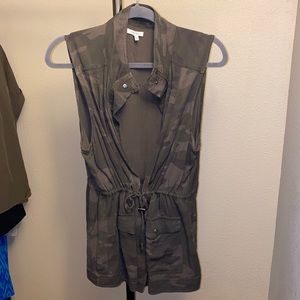 Maurice’s camo button-down tunic.